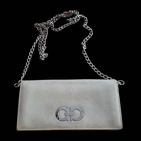 Vintage Salvatore Ferragamo Cream White Leather Wallet - Picture 10 of 10